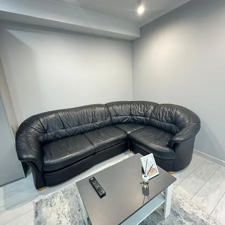Modern Apartment Near Airport With Parking Chisinau Exterior photo