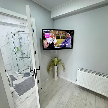 Modern Apartment Near Airport With Parking Chisinau Exterior photo