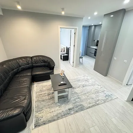 Modern Apartment Near Airport With Parking Chisinau Exterior photo