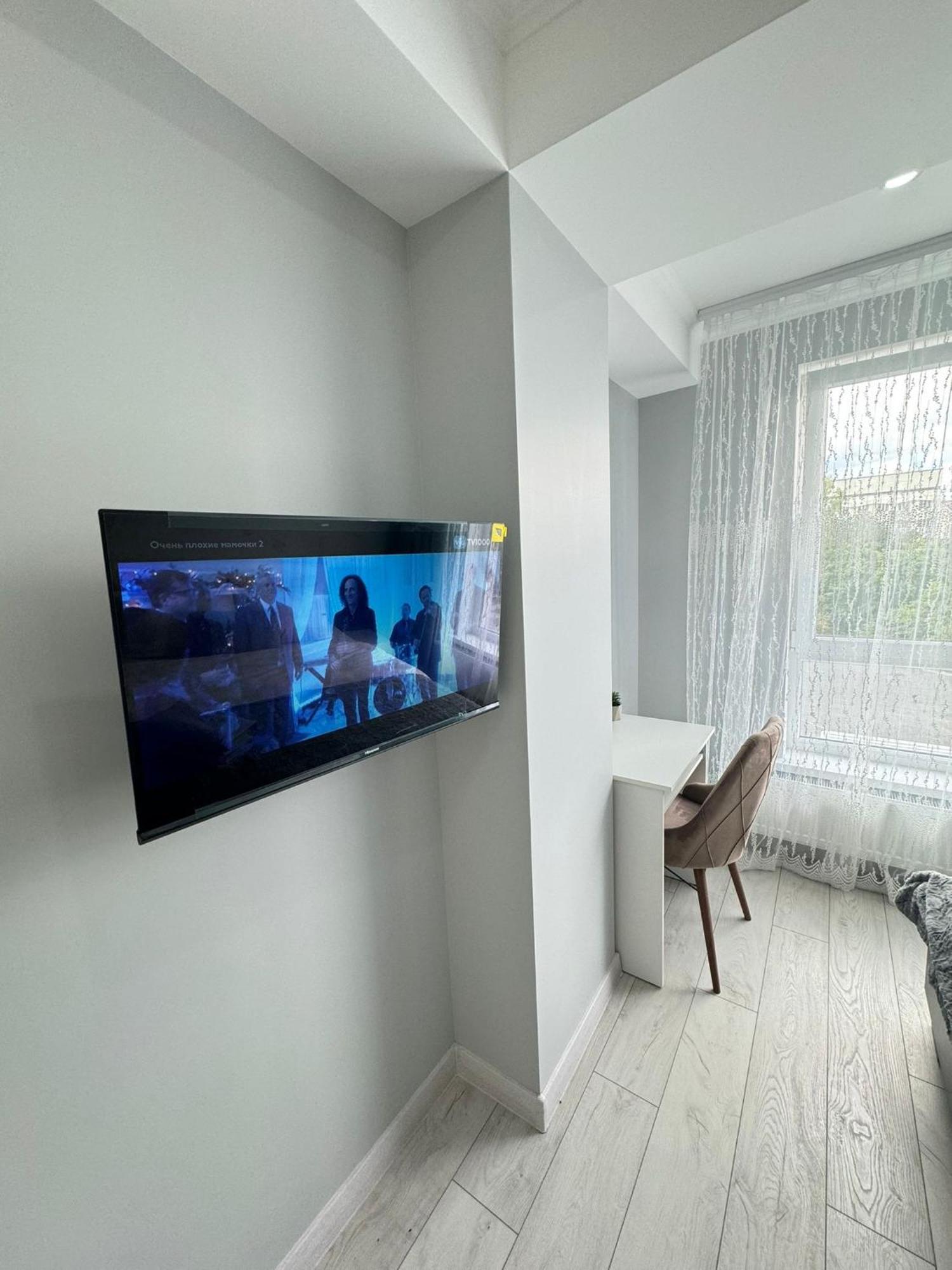 Modern Near Airport With Parking *