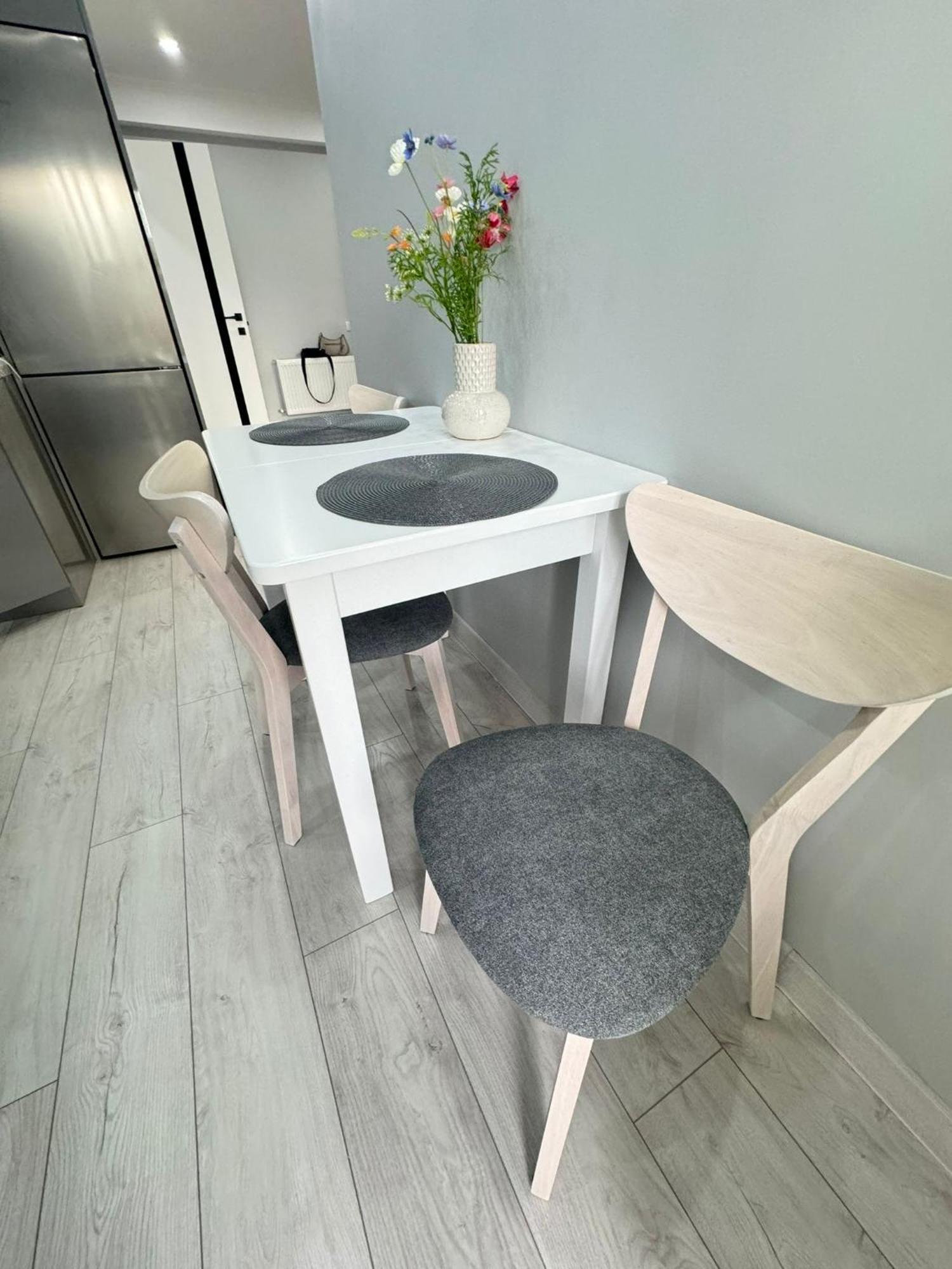 Apartment Modern Near Airport With Parking *