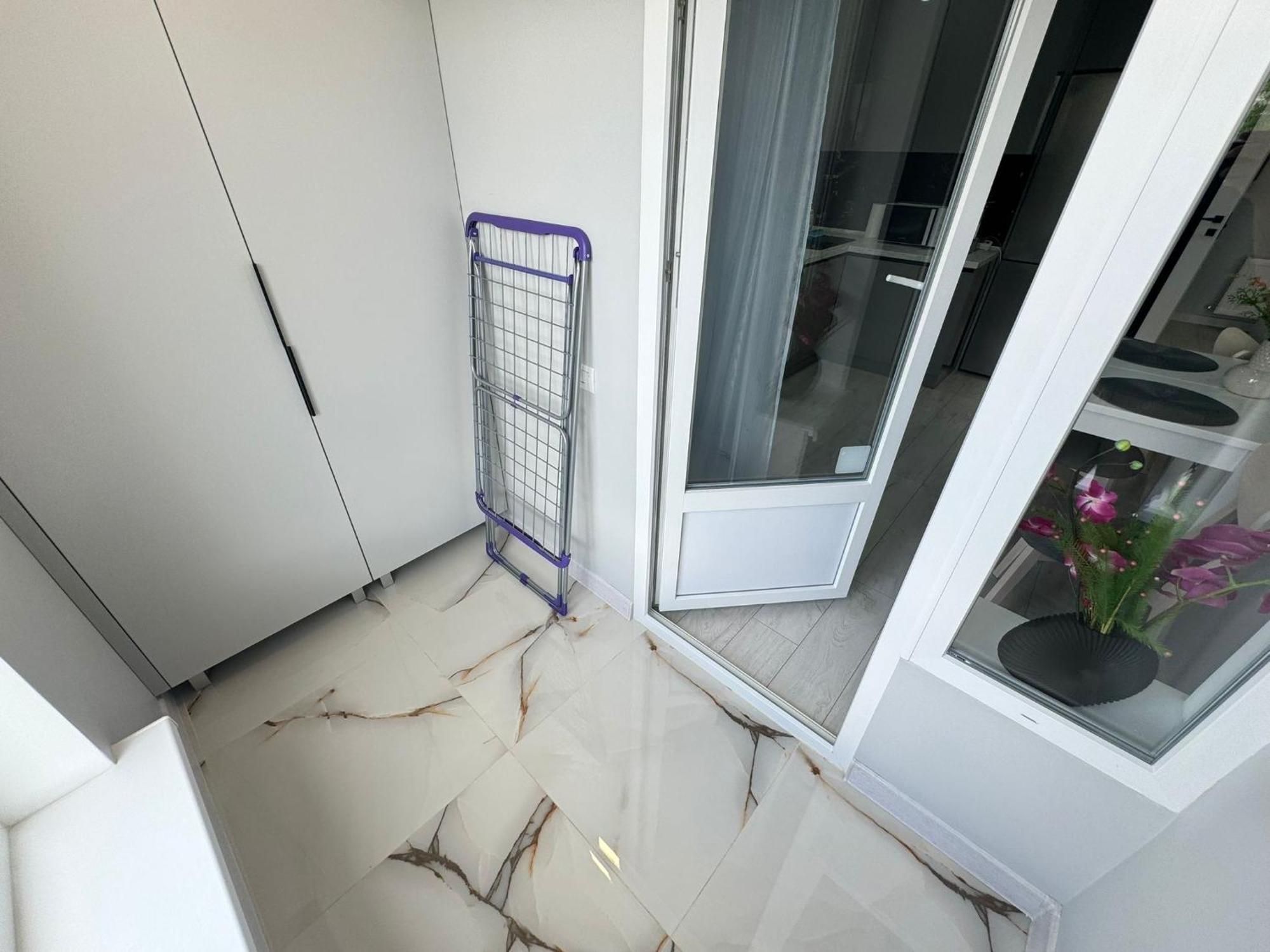 Modern Near Airport With Parking Apartment Chisinau