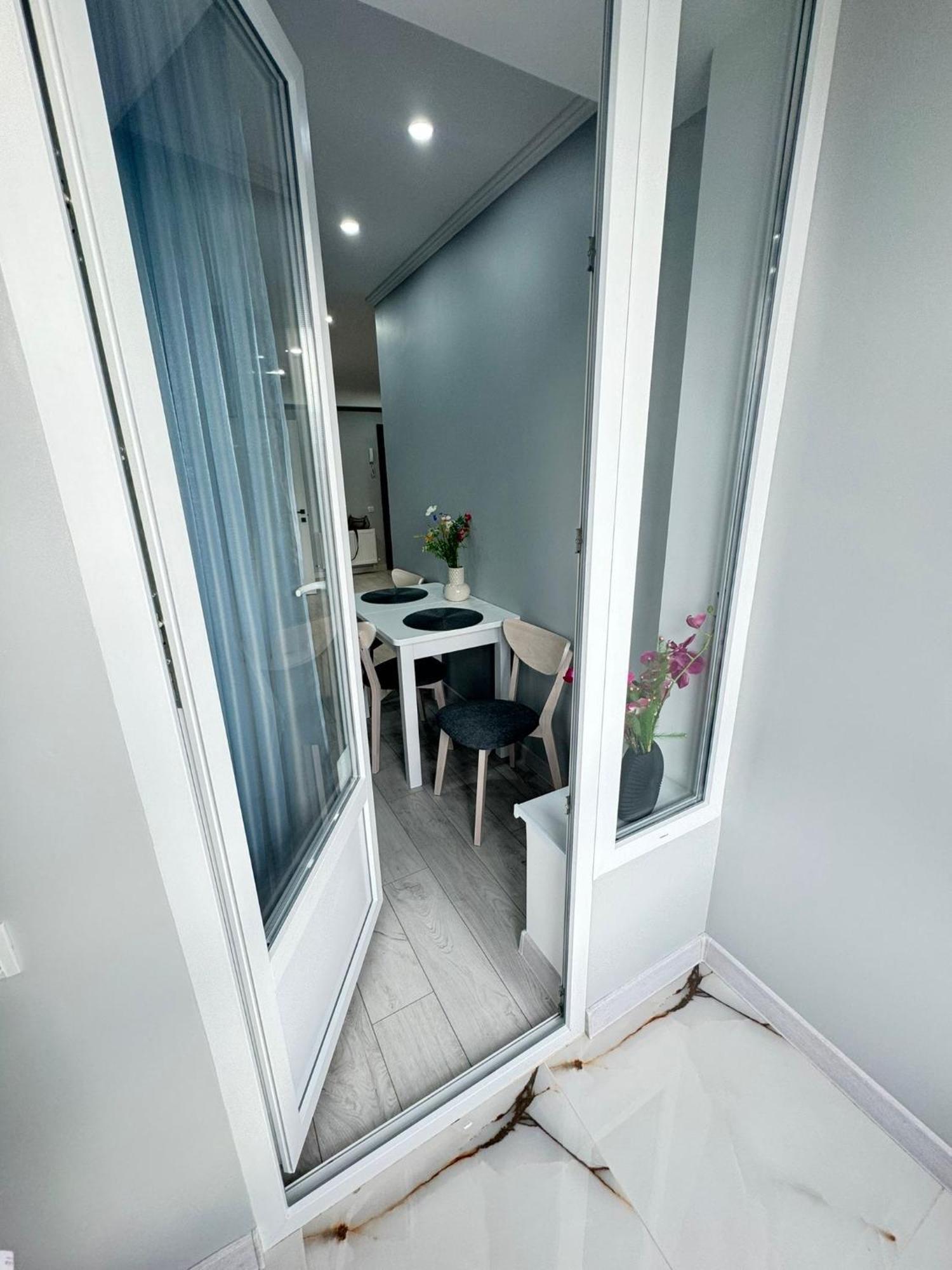 Modern Near Airport With Parking *