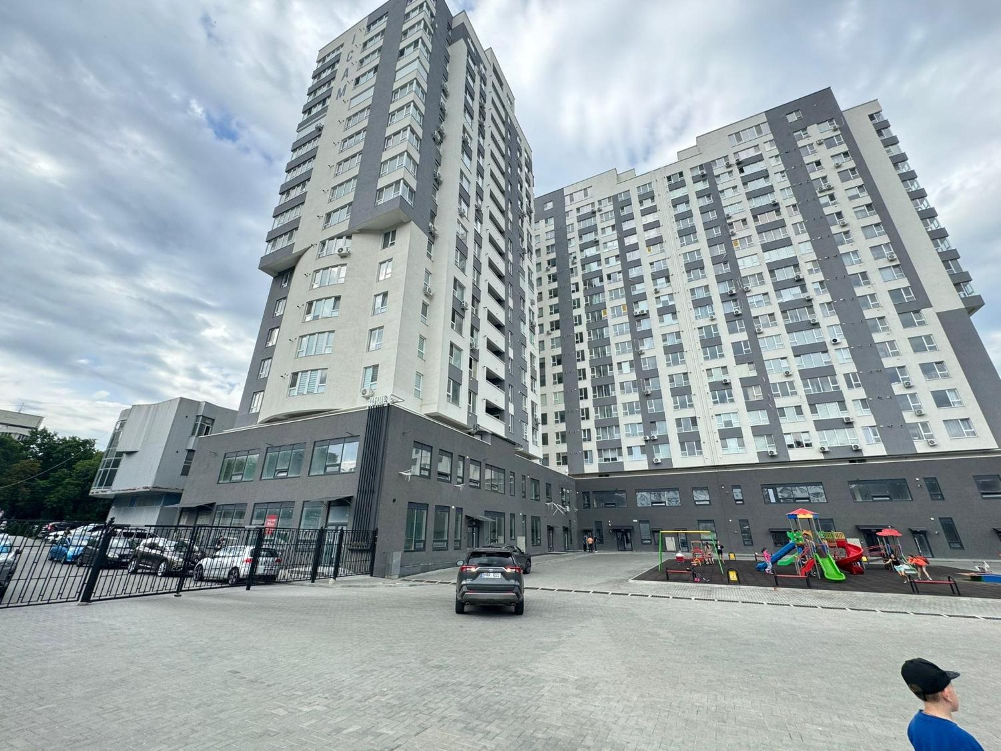 Apartment Modern Near Airport With Parking *